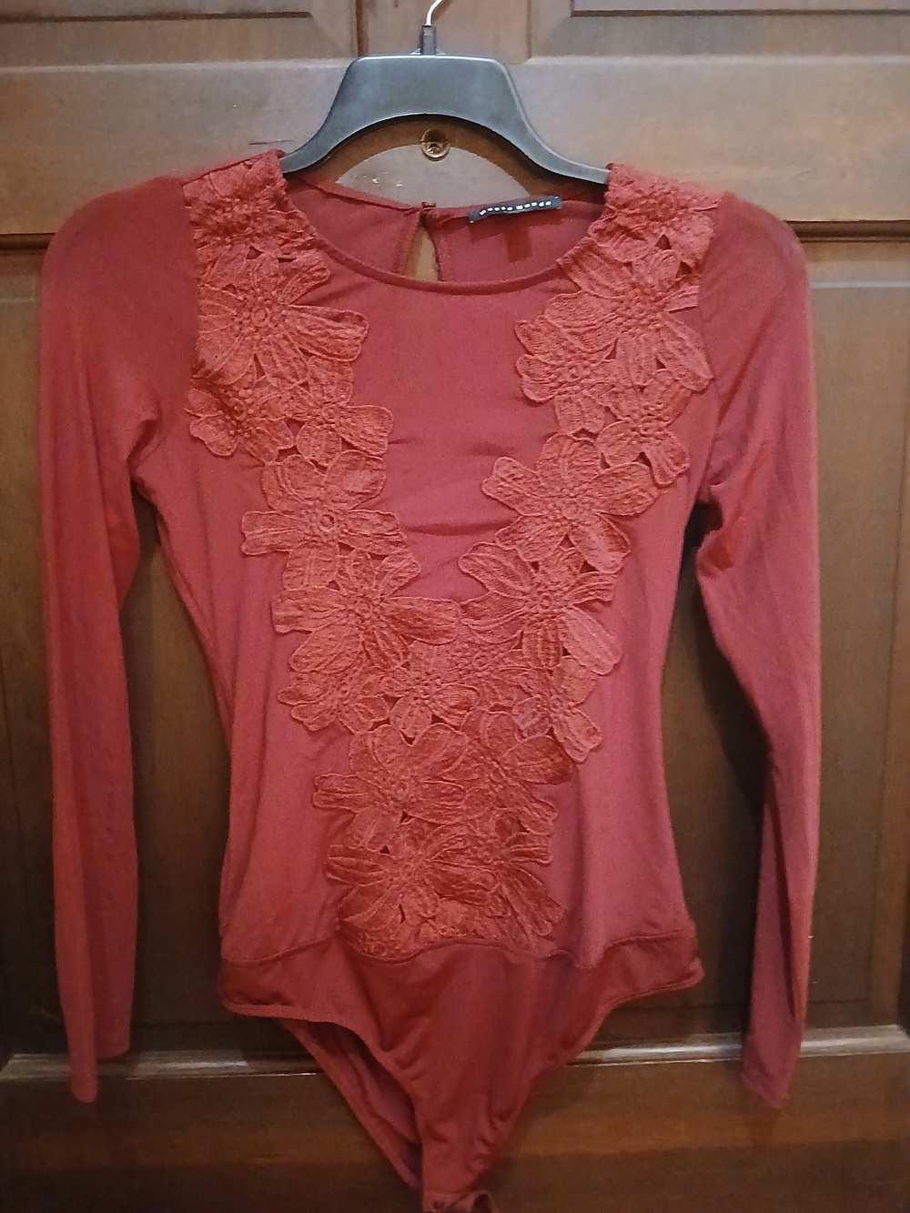 Women’s Haute Monde Long-Sleeve Lace Appliqué Bodysuit Rust Size XL Femine Chic
